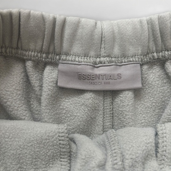 Fear Of God Essentials Fleece Sweat Shorts Drawstring Sage Size XS - Picture 3 of 5